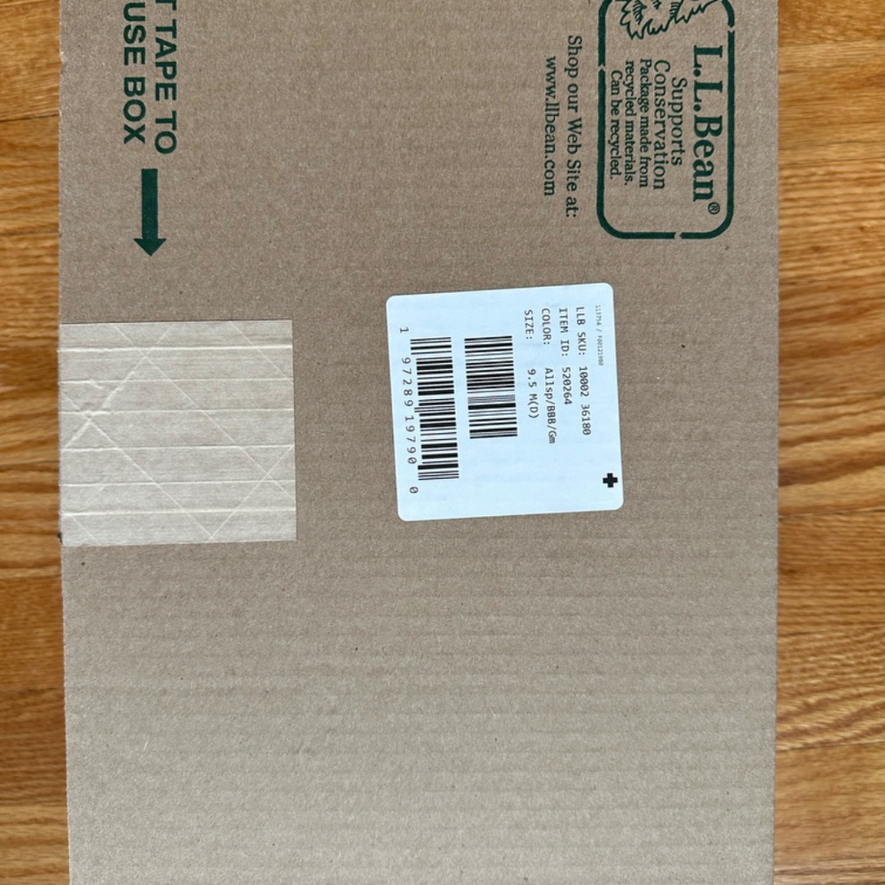 Brand New, never worn, LL Bean 6.5" Chelsea Boot - Picture 3 of 8